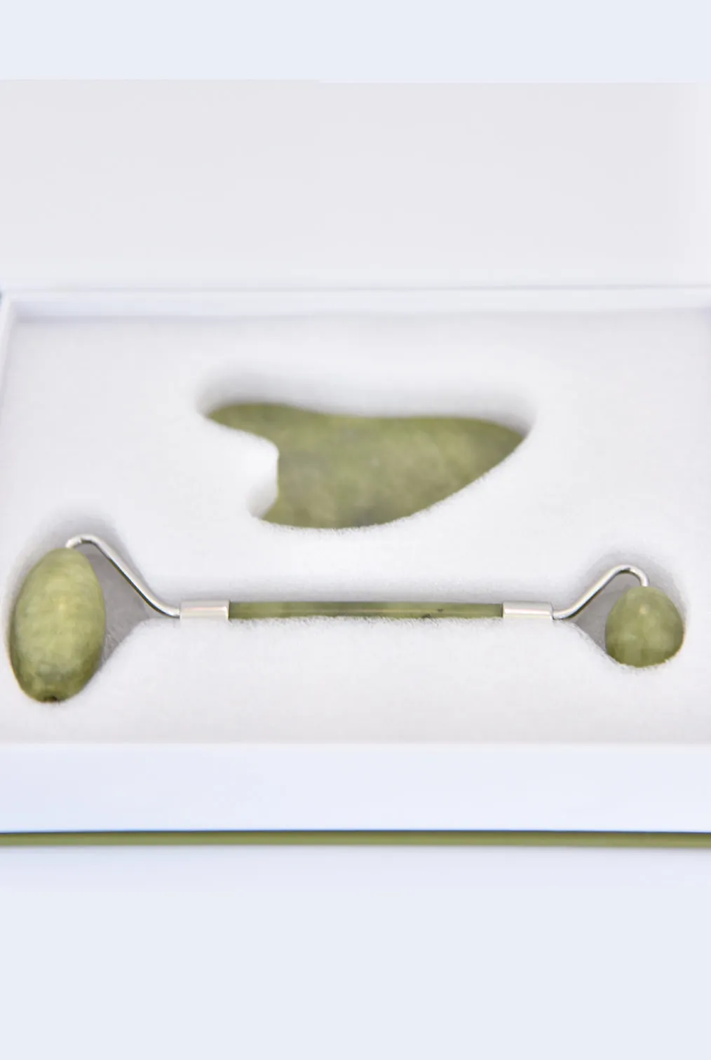 Jade DUO: Facial Roller & Gua Sha